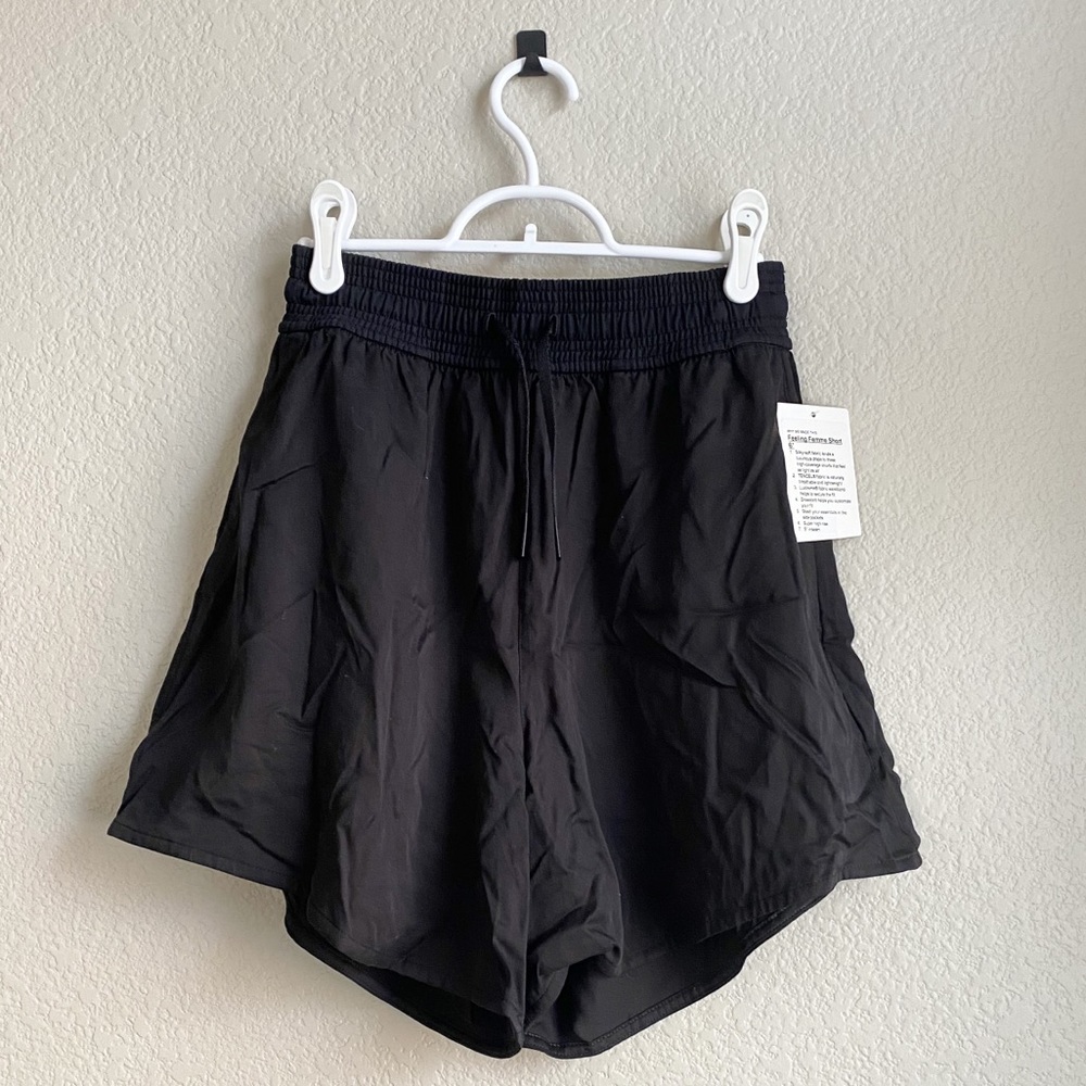 Lululemon • Feeling Femme Short • size 4